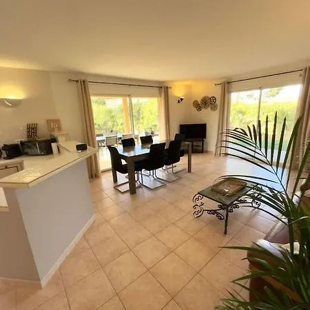 72 M2 Centre-ville Avec Jardin *