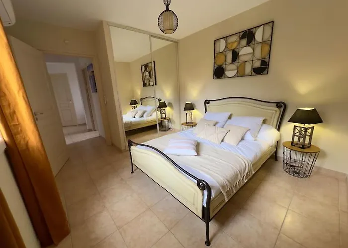Holiday home 72 M2 Centre-ville Avec Jardin